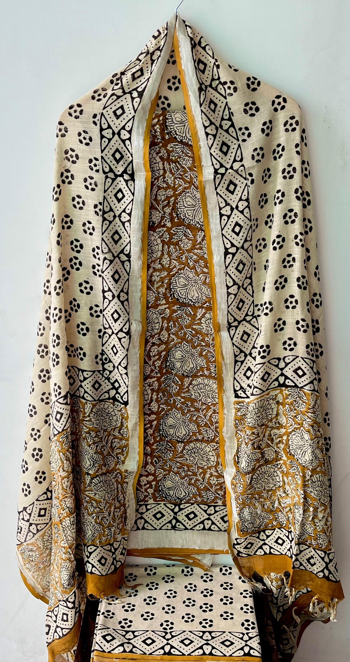 Premium Cotton Linen Hand Block Printed Cotton Linen Suit Set